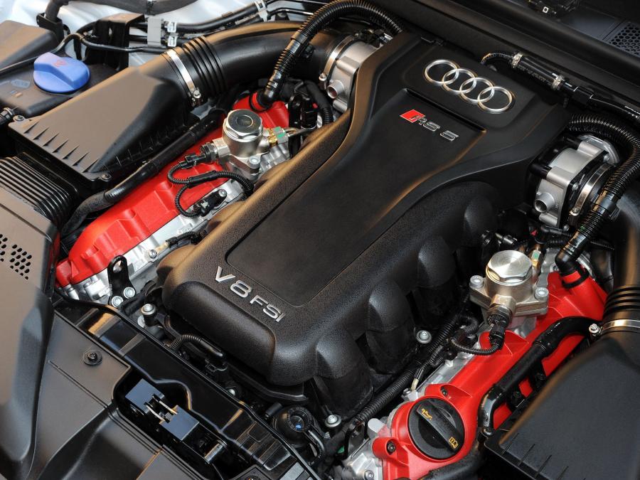 Моторный отсек Audi RS5 Coupe 2010 года  (ZA) (фото 5 из 12)